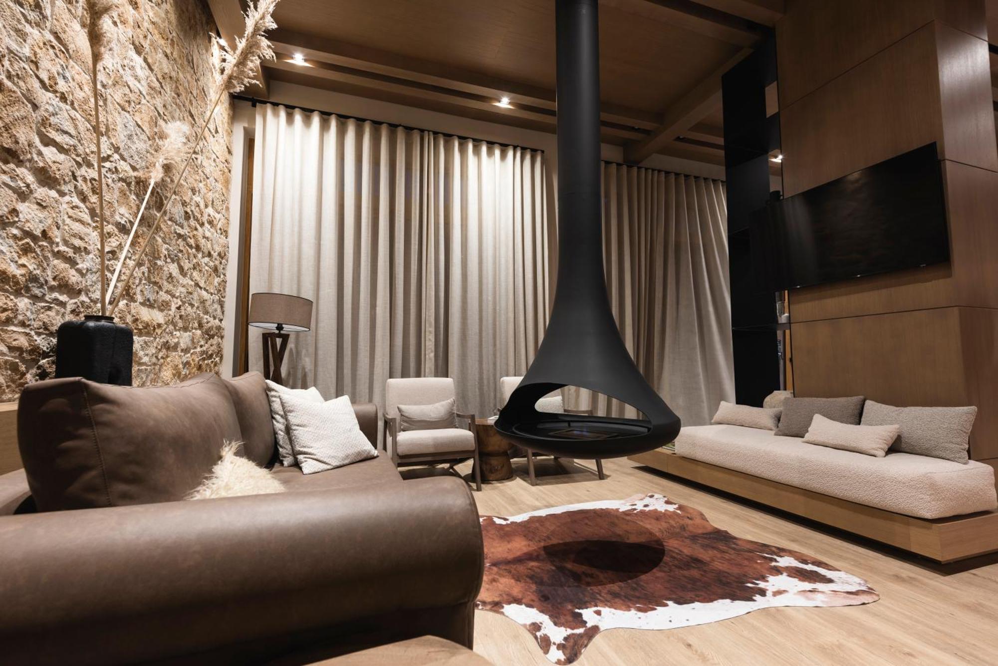 Revi Mountain Resort Boutique Hotel カラブリタ エクステリア 写真