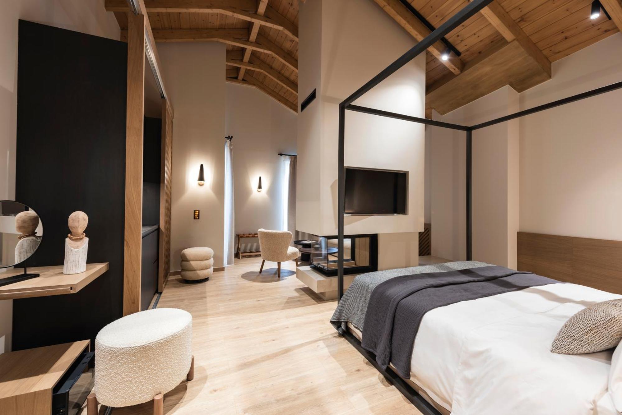 Revi Mountain Resort Boutique Hotel カラブリタ 部屋 写真
