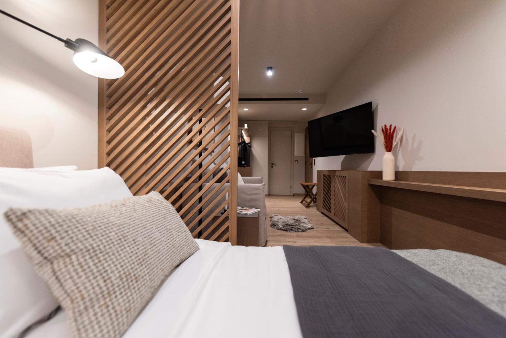 Revi Mountain Resort Boutique Hotel カラブリタ エクステリア 写真