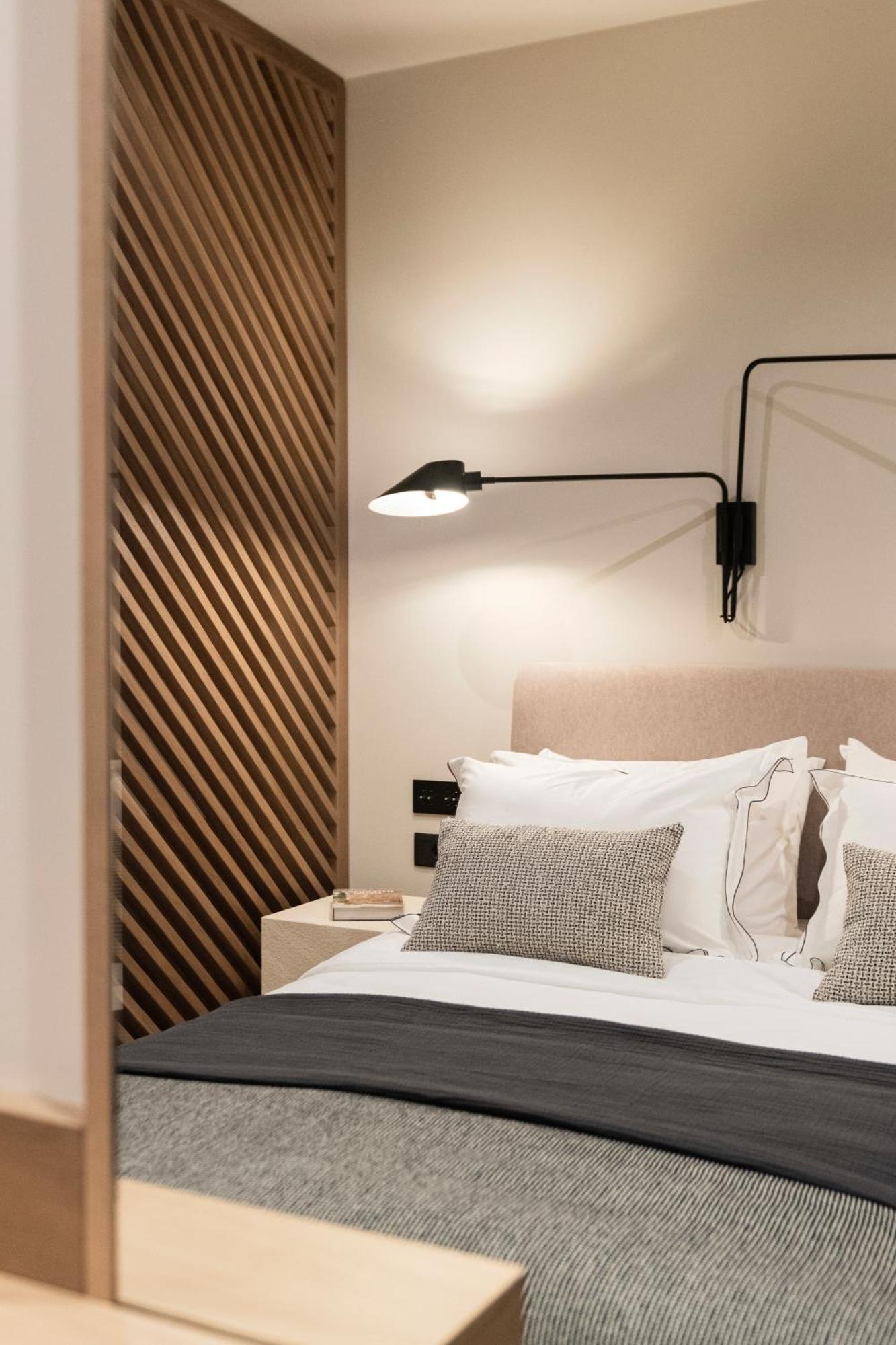 Revi Mountain Resort Boutique Hotel カラブリタ エクステリア 写真