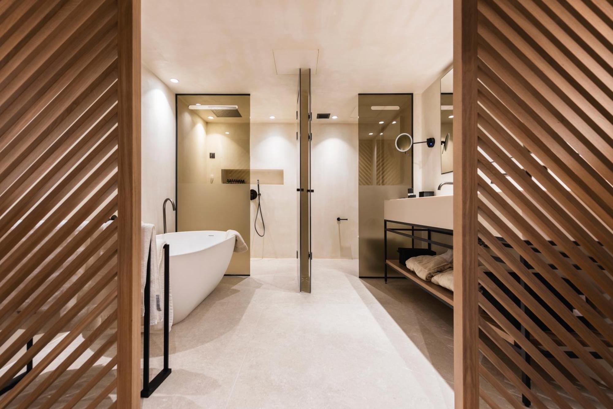Revi Mountain Resort Boutique Hotel カラブリタ エクステリア 写真