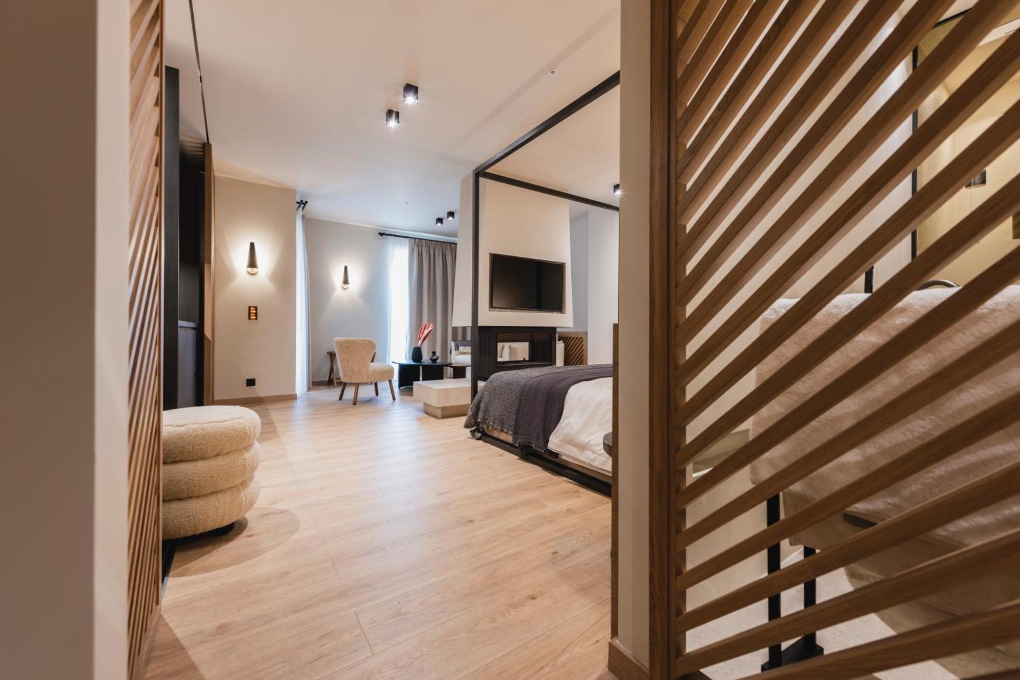 Revi Mountain Resort Boutique Hotel カラブリタ エクステリア 写真